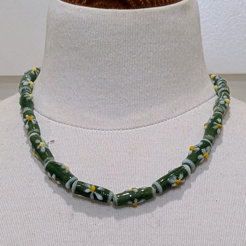 NWOT Beckwoman 18" Hand Blown Floral Glass Bead Stretch Necklace
